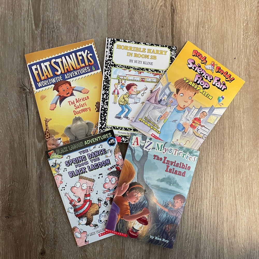 🌟BRAND NEW🌟- Set of 5 Books